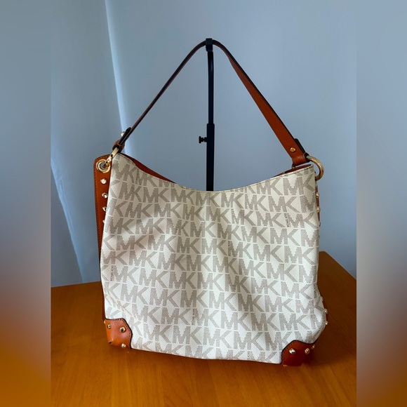 Michael Kors White Signature Hobo Bag - Picture 1 of 4